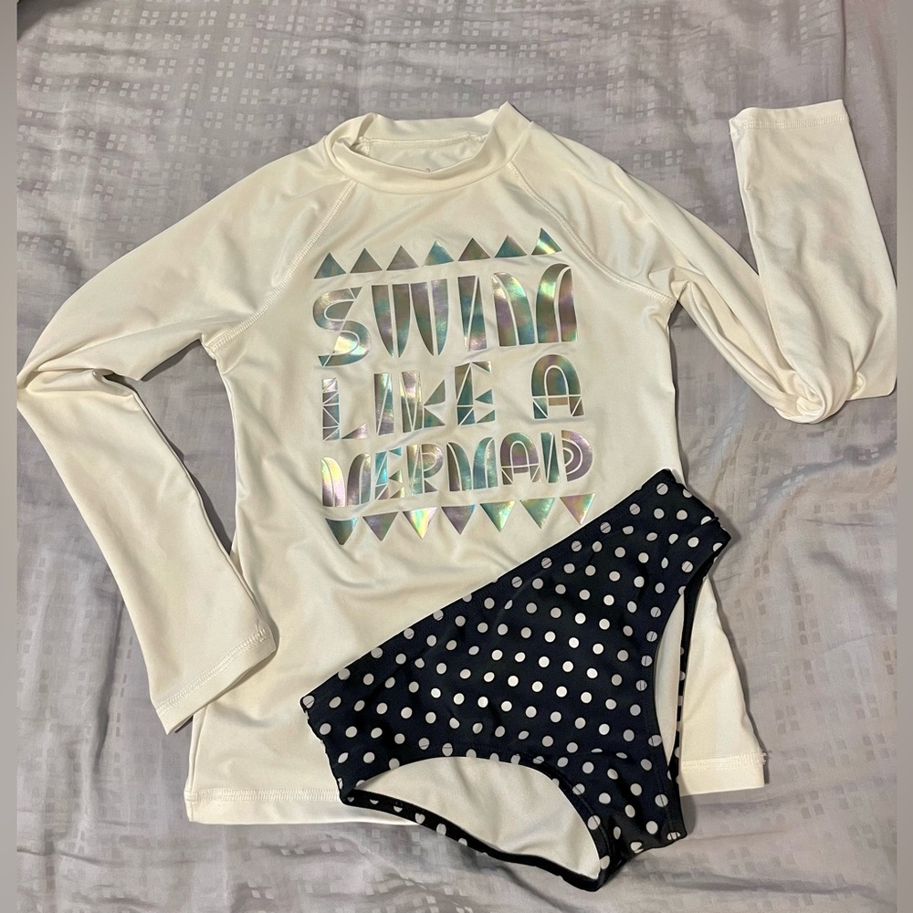🧜🏻‍♀️Cat & Jack 7/8 Med Girls RashGuard Long-Sleeve Tee “Swim Like a Mermaid”
